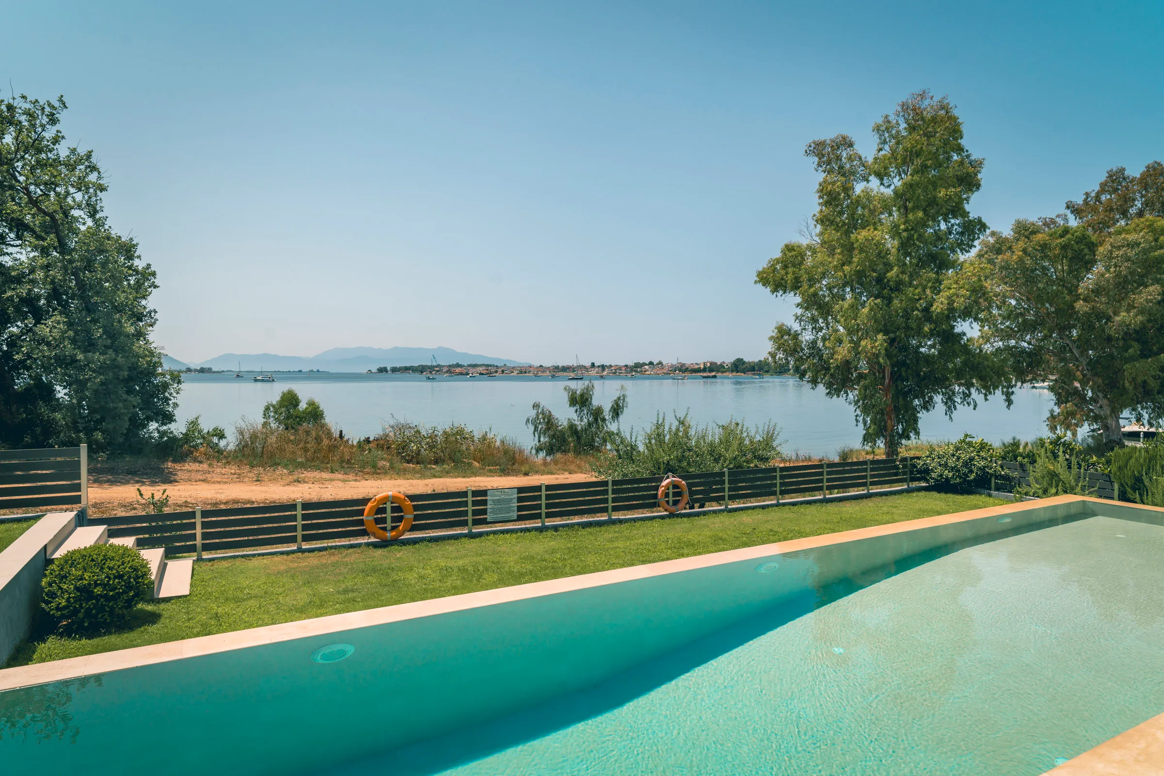 https://pausilypon.gr/wp-content/uploads/2025/07/pausilypon-preveza-villas-1.webp