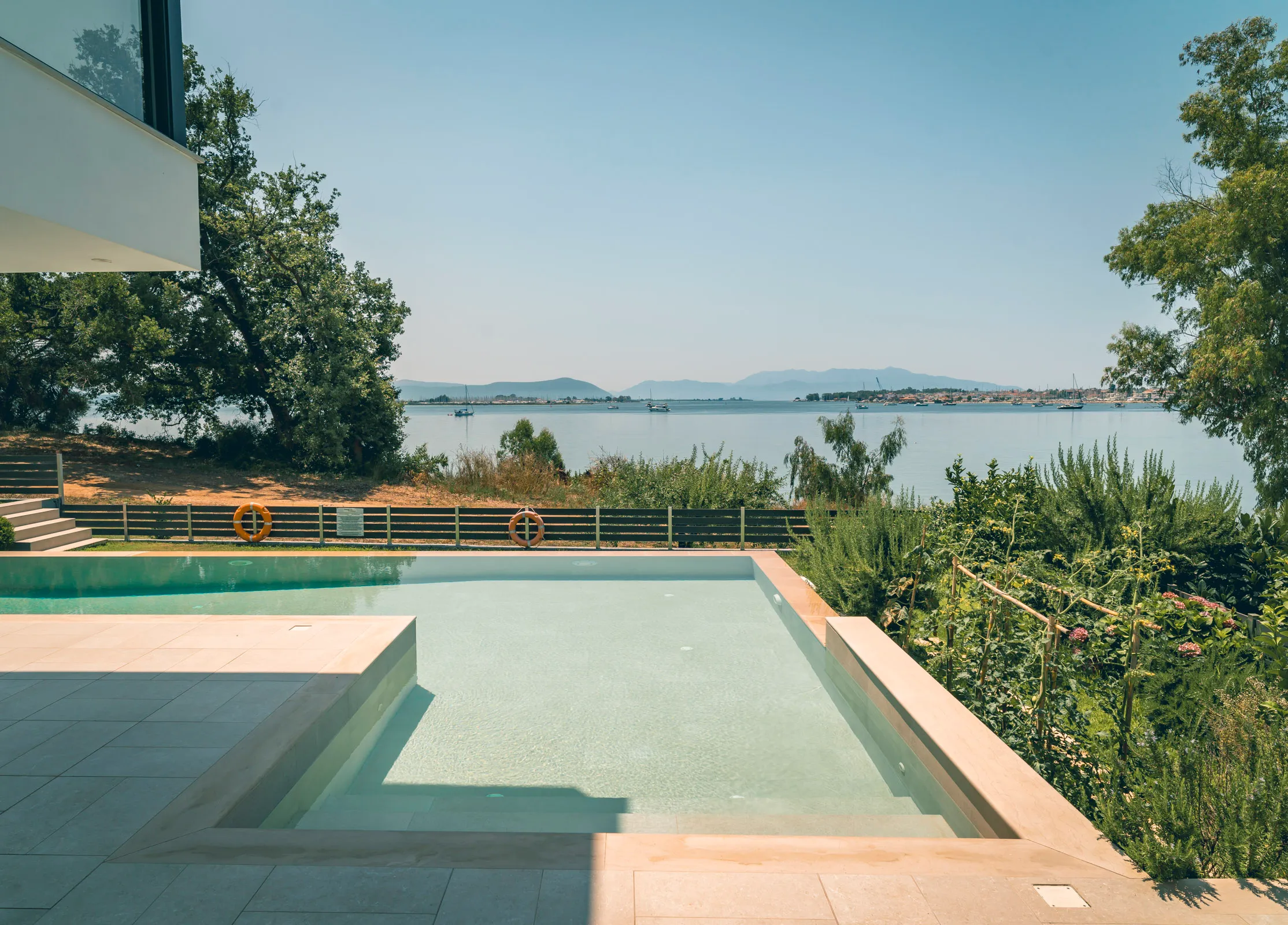 https://pausilypon.gr/wp-content/uploads/2025/07/pausilypon-preveza-villas-2.webp